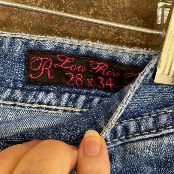 Rock and Roll Cowgirl Low Rise Blingy Bootcut Jeans - Picture 5 of 11